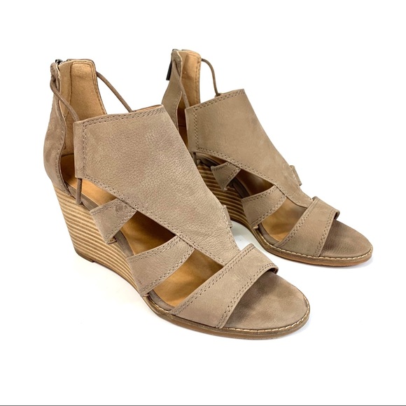 lucky brand suede side cut wedges